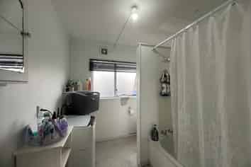 1/24A Quadrant Road, Onehunga