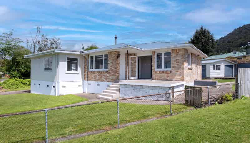 1 Leslie Avenue, Western Heights