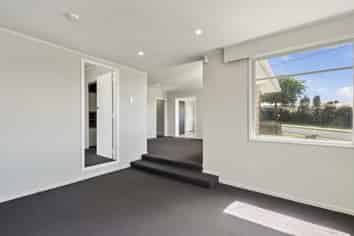 1 Leslie Avenue, Western Heights