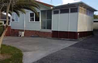 55 Divich Ave, Te Atatu South