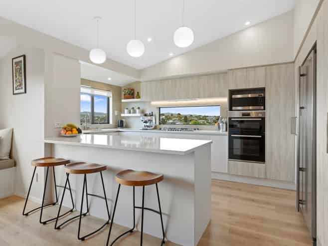 73 Botanical Road, Avenues