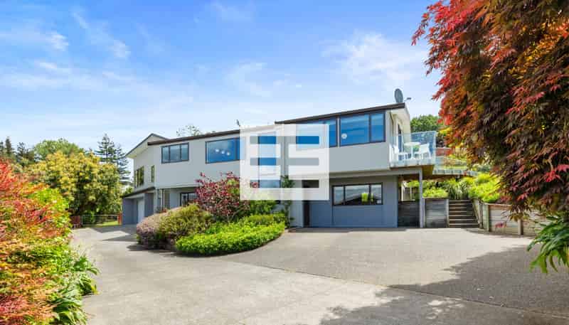 73 Botanical Road, Avenues