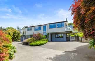 73 Botanical Road, Avenues