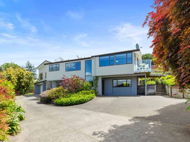 73 Botanical Road, Avenues