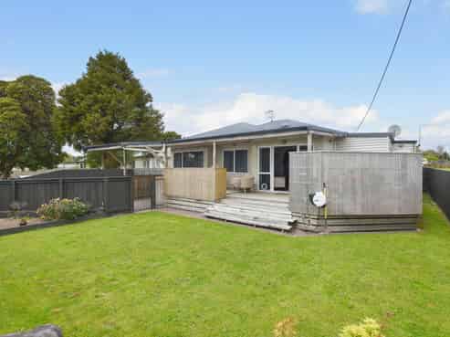 11 Russell Road, FAIRY SPRINGS