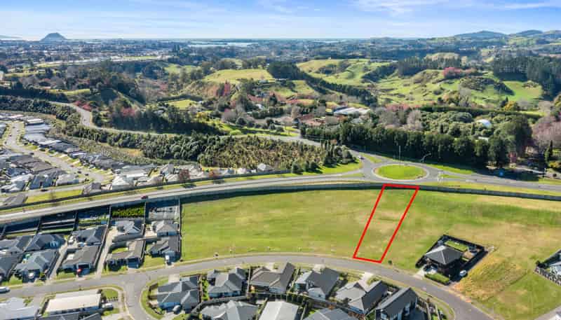 63 Whakaturou Crescent, Pyes Pa