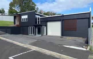 FULLY REFURBISHED ON THE CITY FRINGE
