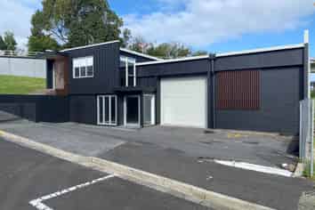 FULLY REFURBISHED ON THE CITY FRINGE
