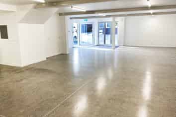 FULLY REFURBISHED ON THE CITY FRINGE
