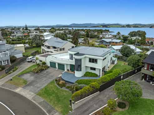 30 Eruini Street, Ohope