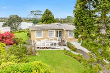 14 Lucas Place, Weymouth