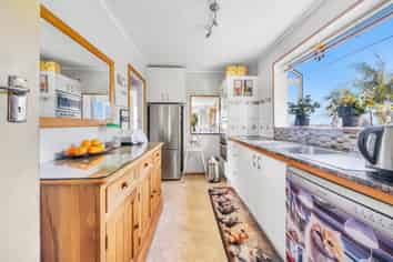 14 Lucas Place, Weymouth