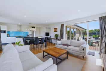 48 Northside Drive, Waikuku