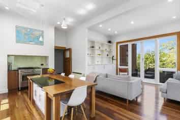 Room 2/70 Duncan Street, Dunedin Central