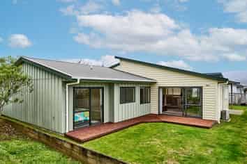 26a Kirton Drive, Riverstone Terraces
