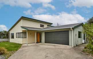 26a Kirton Drive, Riverstone Terraces