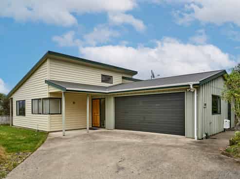 26A Kirton Drive, Riverstone Terraces