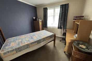 8 Stephens Crescent, Highbury