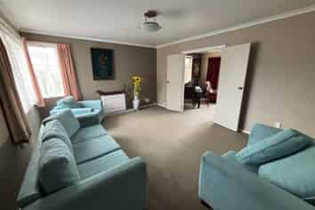 8 Stephens Crescent, Highbury