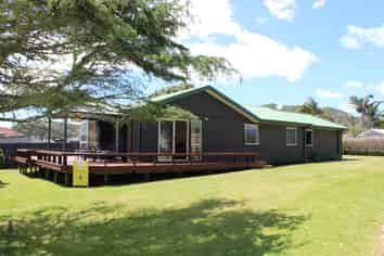 106 Rimu Place, Matarangi