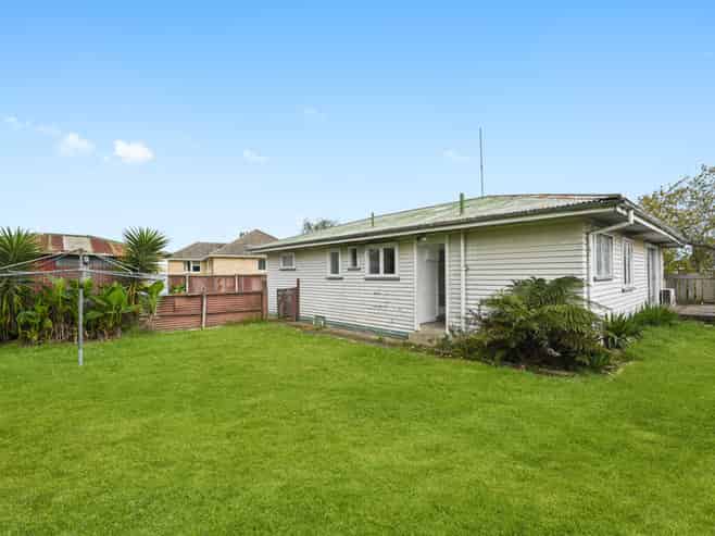 10 Eliot Street, Enderley