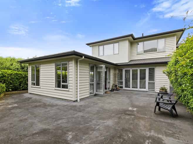 9 Yarnbrook Grove, Churton Park