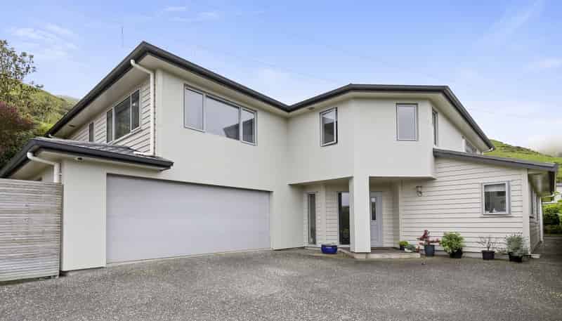 9 Yarnbrook Grove, Churton Park