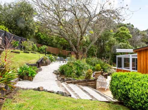 18 Dene Court Lane, Greenhithe