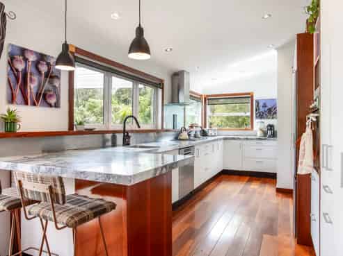 18 Dene Court Lane, Greenhithe