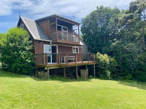 18 Dene Court Lane, Greenhithe