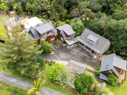 18 Dene Court Lane, Greenhithe