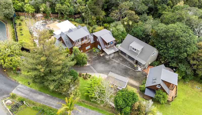 18 Dene Court Lane, Greenhithe