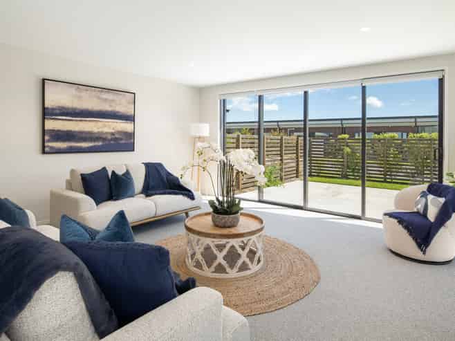 12 Mustang Alley, Burleigh