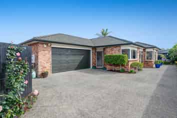12A Pine Road, Orewa