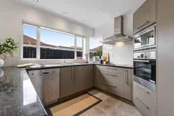 12A Pine Road, Orewa