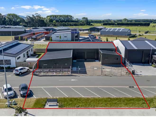 Warehouse leasing opportunity in Ravenswood