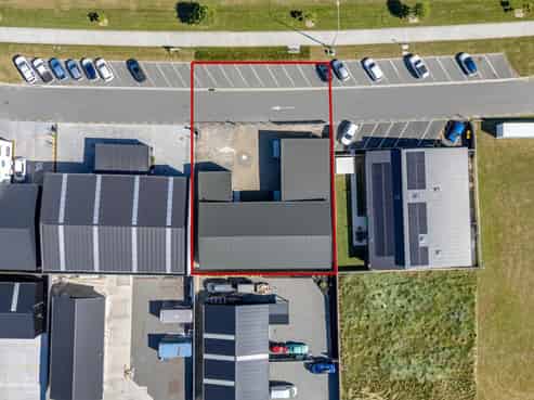 Warehouse leasing opportunity in Ravenswood