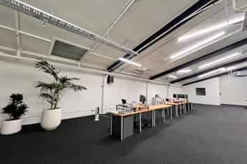 INDUSTRIAL CREATIVE OFFICE - MOUNT EDEN
