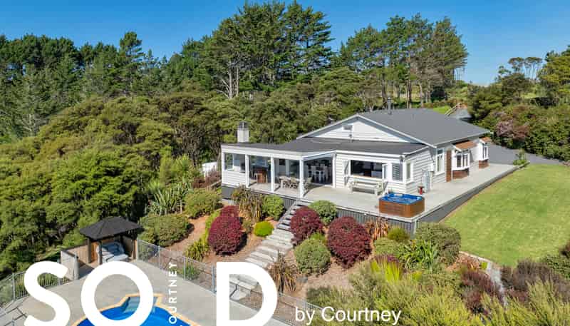 10 Kaipara View Road, Helensville