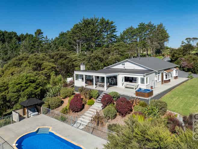 10 Kaipara View Road, Helensville
