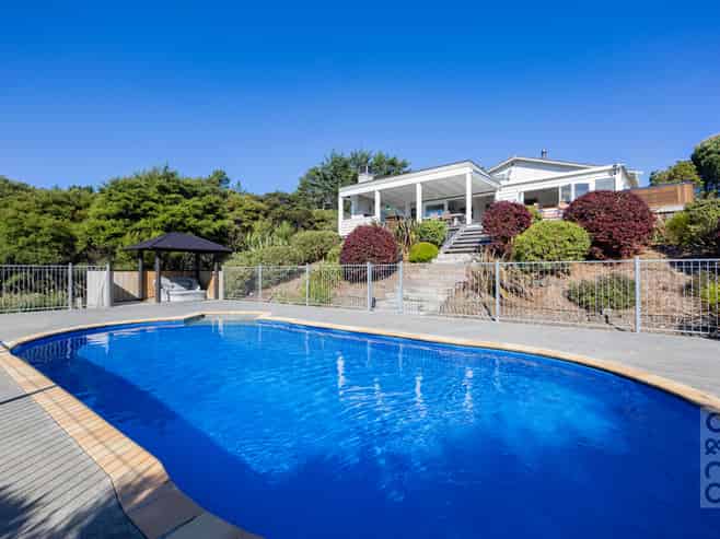 10 Kaipara View Road, Helensville