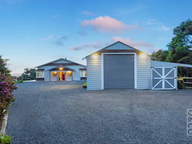 10 Kaipara View Road, Helensville