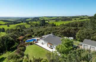 10 Kaipara View Road, Helensville