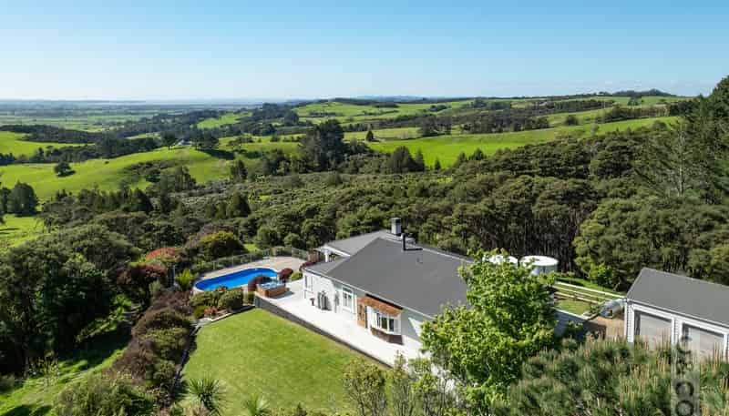 10 Kaipara View Road, Helensville