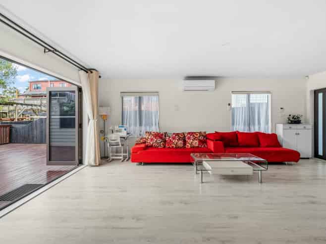 13a  Tahi Terrace, Glen Eden