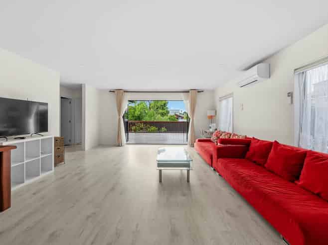 13a  Tahi Terrace, Glen Eden