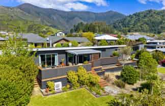 11 Glentui Place, Waikawa