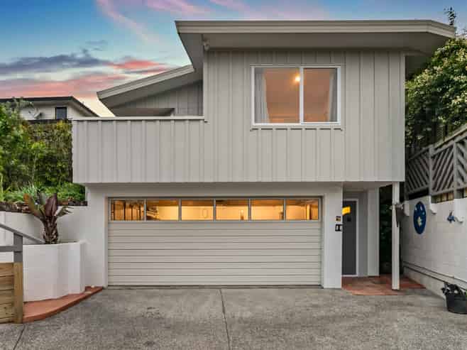 2/3 Tiri View Place, Waiake