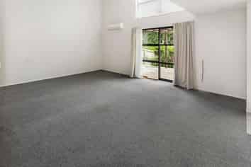 8 Windfola Parkway, Takanini