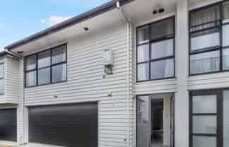 8 Windfola Parkway, Takanini